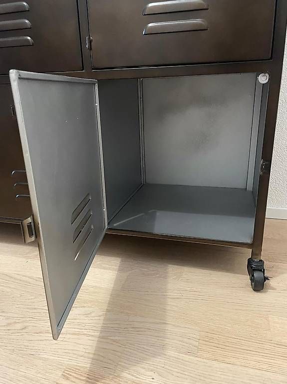 Credenze: Buffet industriel et roulettes Wayne (maisons du monde) – Usato da Châtelaine venduto da sal_65gn 1
