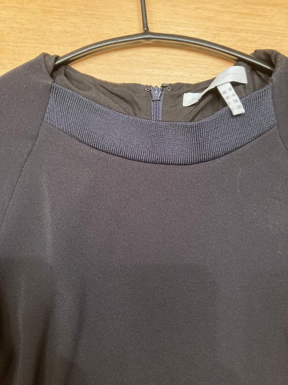 Victoria Beckham Kleider: VICTORIA BECKHAM Kleid nachtblau – Gebraucht aus Glarus von Life_Fashion_Art 3