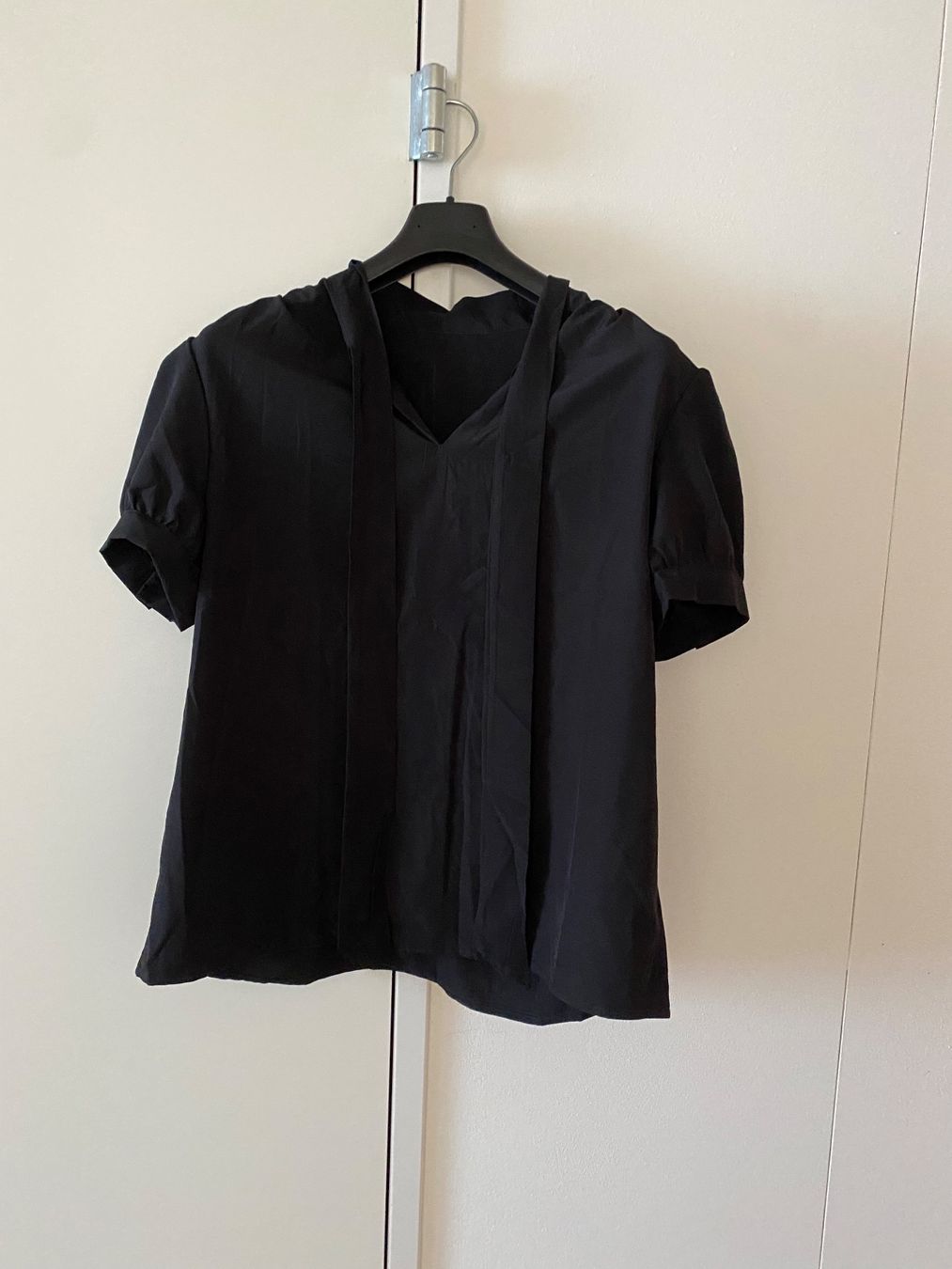 Blusen: Einfarbiges Bluse mit Kragen  Puffärmeln – Neu (gemäss Beschreibung) aus Luzern von Felicita_26 3