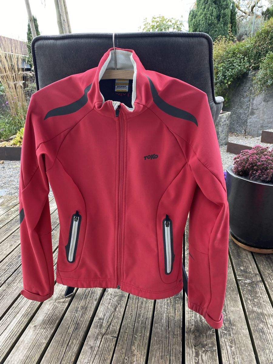 Giacche: TOKO Damen Softshell Jacke, Grösse S – Usato da Sins venduto da florsch