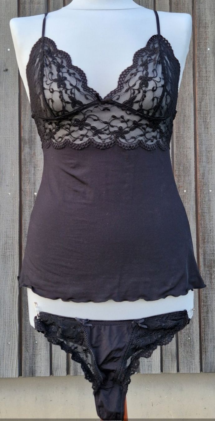 Tops: Tolles Schwarzes Spitzentop Transp. mit String, Set Grösse S – D'occasion à Wikon par Gizmozilla