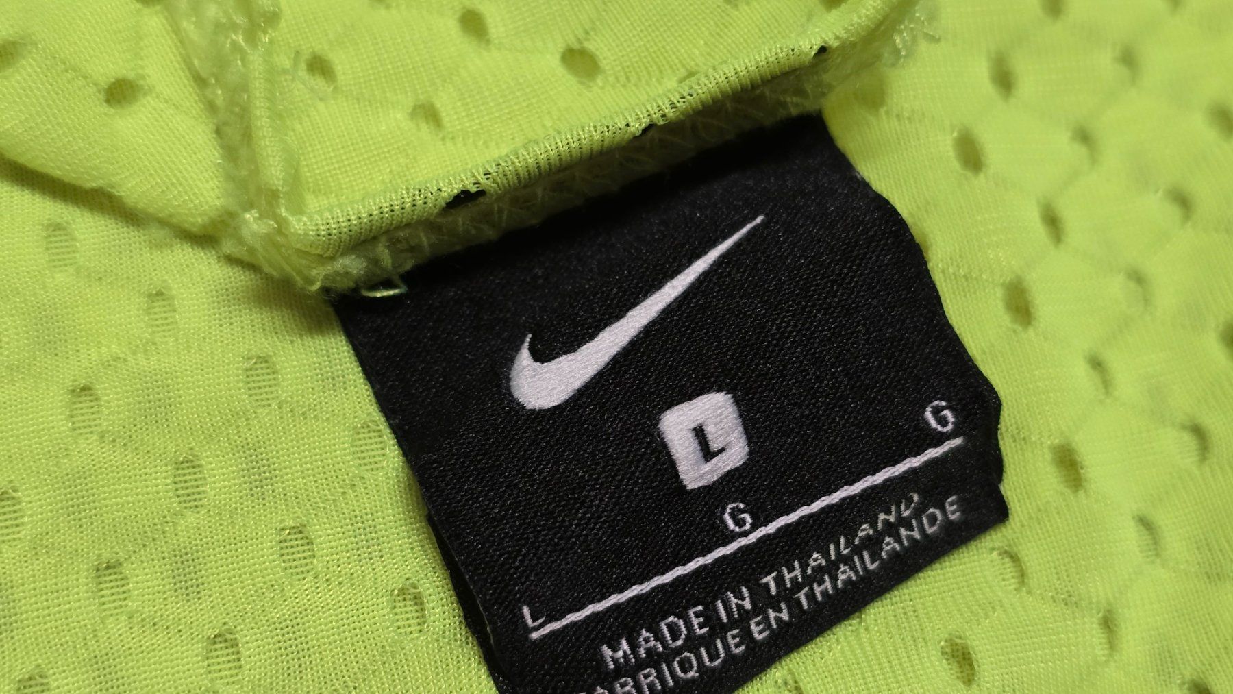 Nike T-shirts: Nike Trainingsleibchen / Bib in lime – D'occasion à Thalwil par VitaMini 1