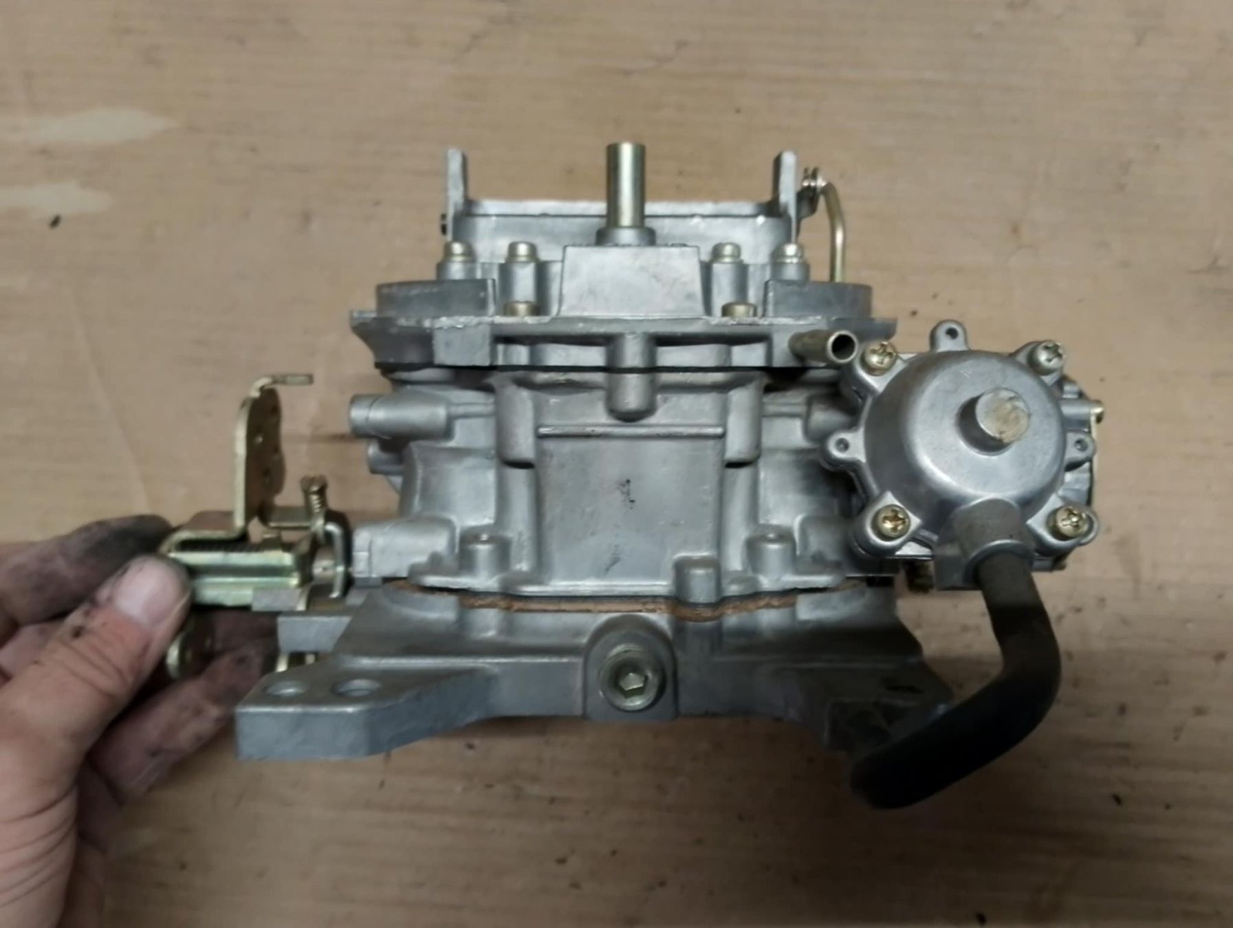 Tutti pezzi di ricambio auto: Vergaser Holley 4-fach – Usato da Niedergösgen venduto da usc_tt5r 2