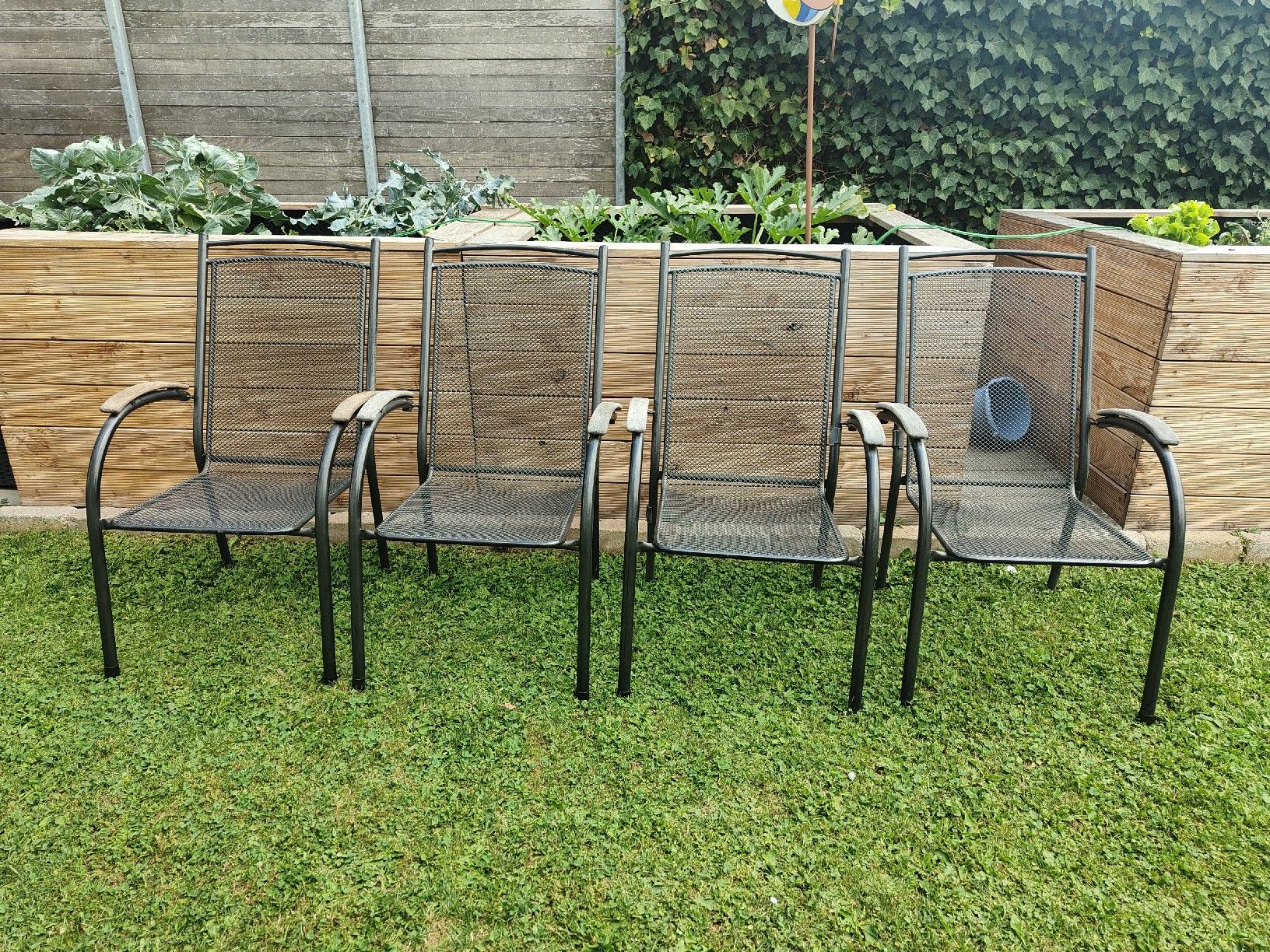 Sedie: Gartenstühle Metall Holz 4 Stk  – Usato da Lachen SZ venduto da jimmygoal13
