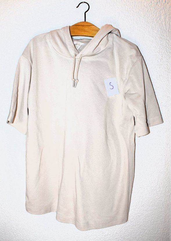 H&M Maglioni & Felpe: H&M Kapuzenpullover kurzarm beige Grösse S – Usato da Merenschwand venduto da tolles_2hand