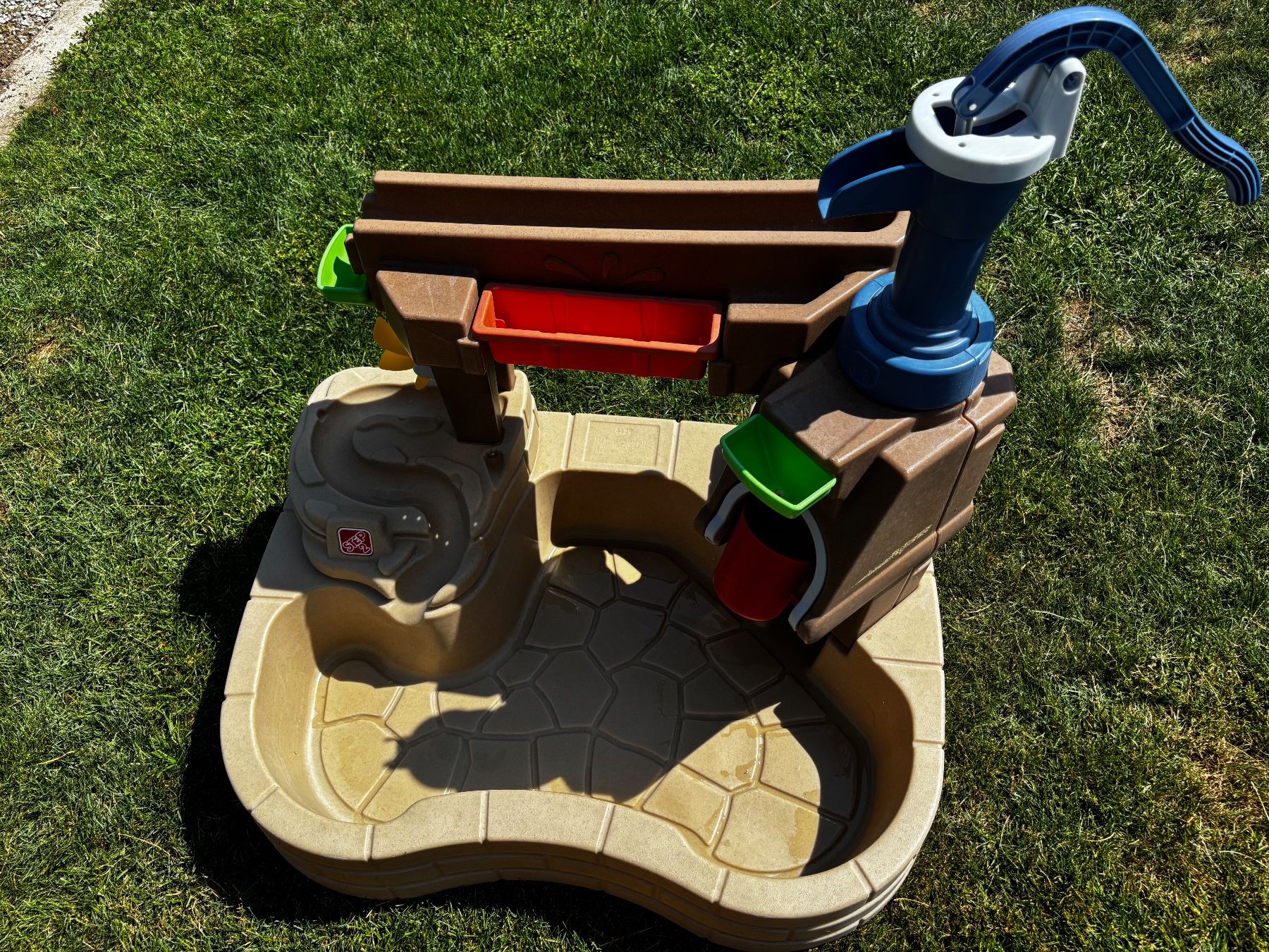 Spielzeuge: Step2 Wasserspieltisch Pump & Splash – Gebraucht aus Wolfwil von cha_da-sta 3