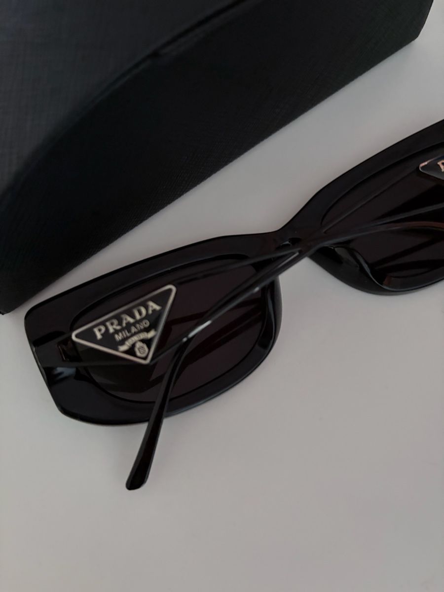 Prada Lunettes & Verres: Prada Sunglasses  – D'occasion à Aarburg par roc_9n2c 2