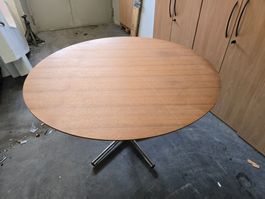 schöner edler Runder Sitzungs/Esstisch D: 130cm H: 74cm