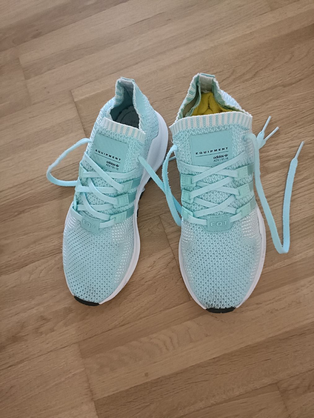 Scarpe da donna: adidas shoes – Usato da Schliern b. Köniz venduto da yalls 1