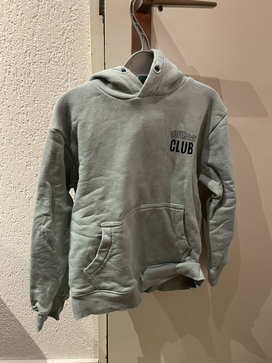 Maglioni & Felpe: Pullover / Hoodie Größe 122/128 – Usato da Pfäffikon ZH venduto da rue78