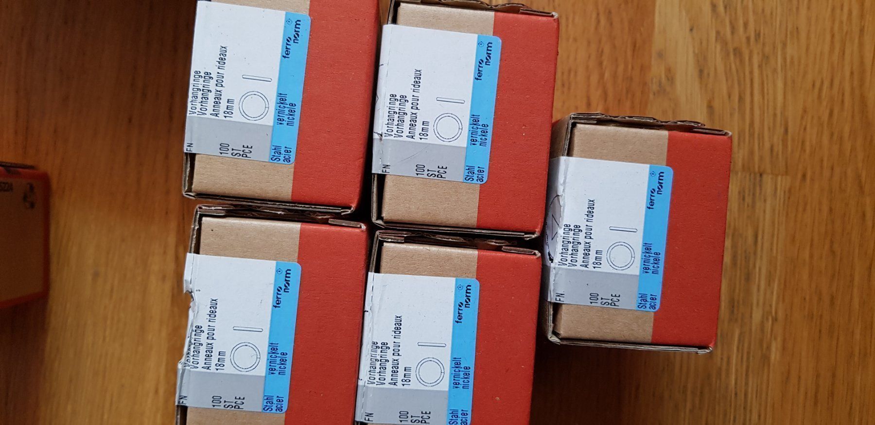 Gabbie, trasporto & Sicurezza: Vorhangringe 18mm 500stk – Usato da Morens FR venduto da Kiscica 2