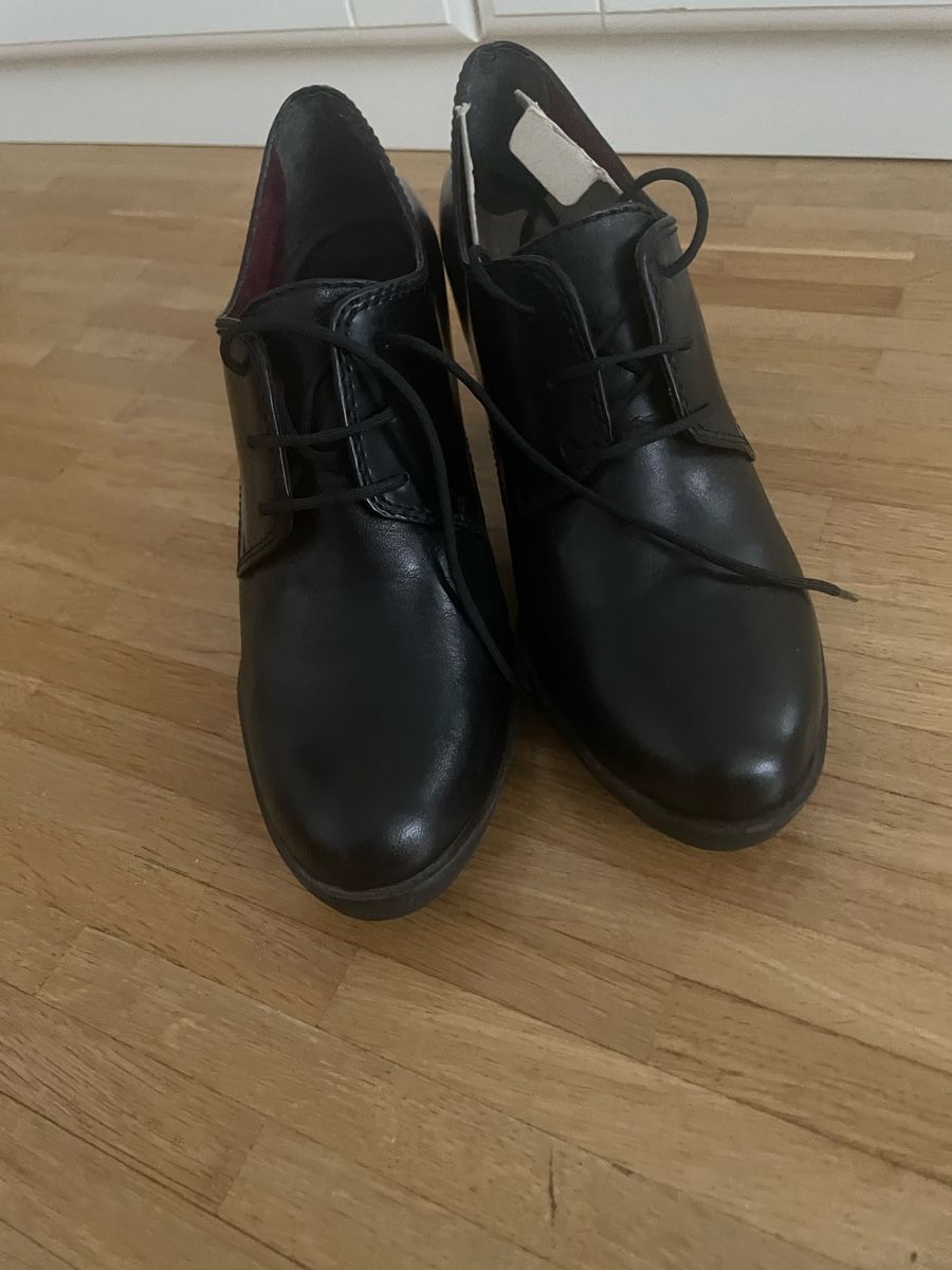Tamaris Damenschuhe: Schwarze Tamaris Schnürschuhe Gr. 38 Absatzschuhe – Neu (gemäss Beschreibung) aus Dübendorf von alb_7rn8