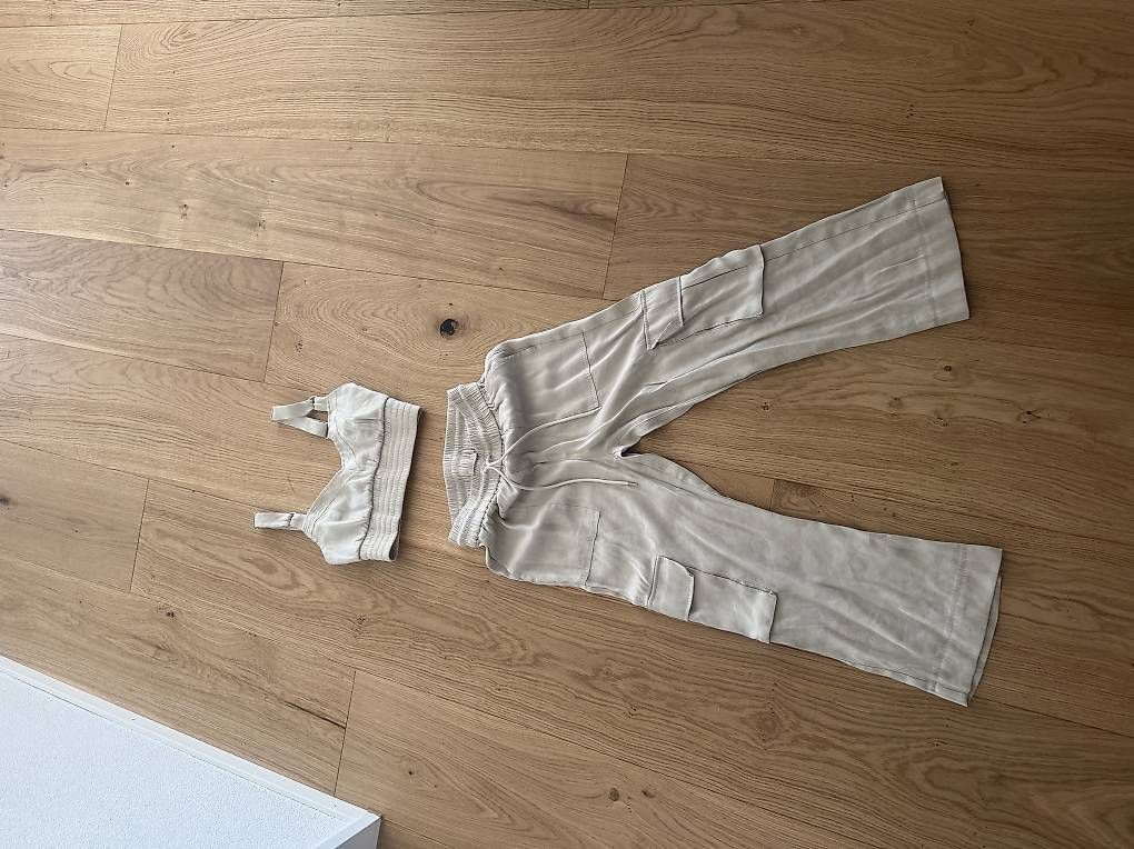 Lotti di vestiti: Guess Zweiteiler – Usato da Winkel venduto da cor_2sss