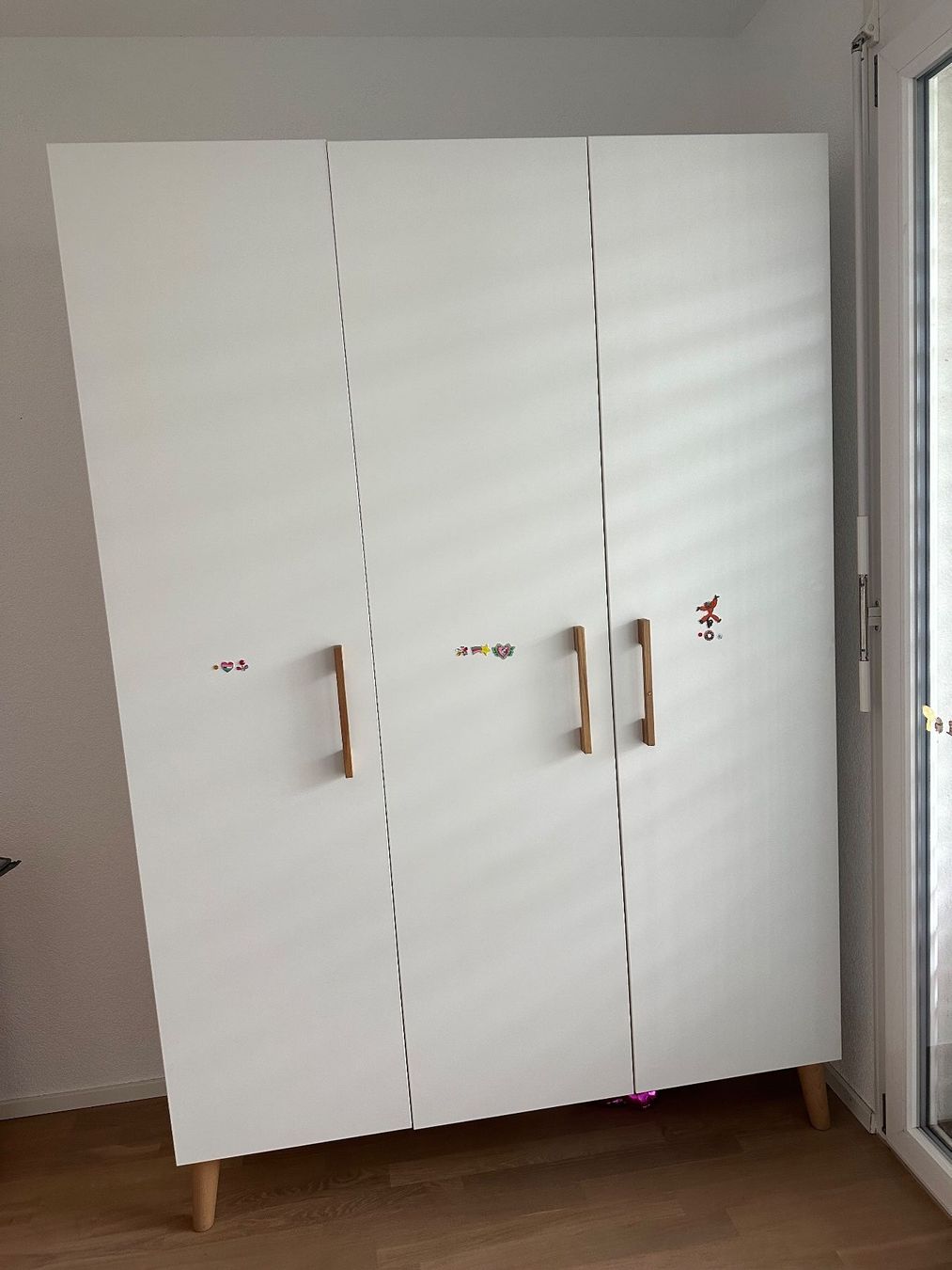 Armadi: Neuwertiger Kleider-Schrank – Nuovo (secondo la descrizione) da Tagelswangen venduto da smartbird