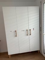 Neuwertiger Kleider-Schrank