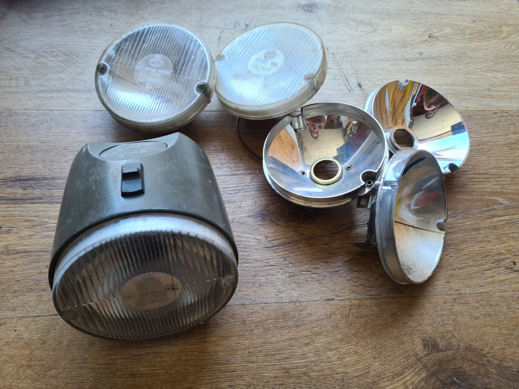 Piaggio Ciclomotori: Lampe Piaggio mit Ersatzteilen – Usato da frümsen venduto da Sailem