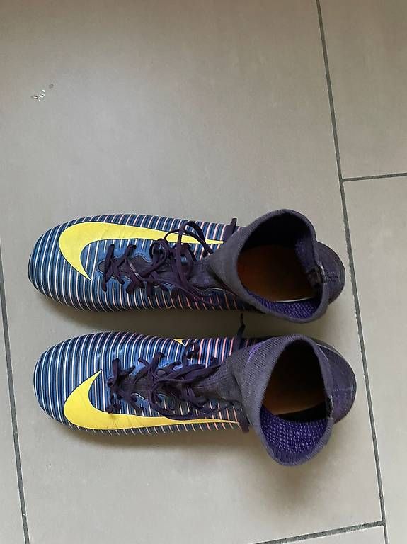 Scarpe per ragazzi: Fussballschuhe Nike Gr. 37 1/3 – Usato da Schwerzenbach venduto da Ischani 1