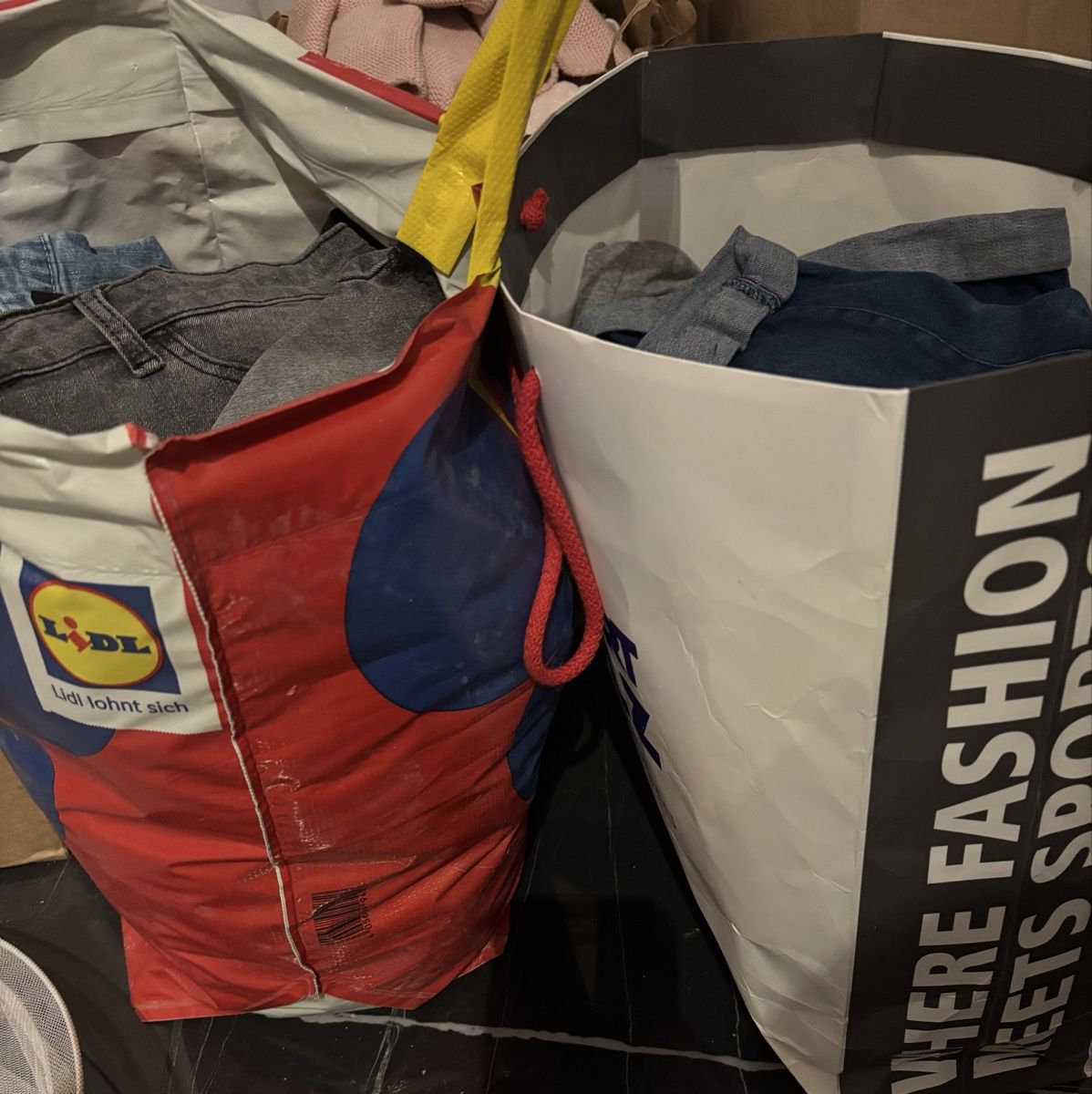 Lotti di vestiti: Schwangerschafts Mode L/XL – Usato da Gontenschwil venduto da mel_rm9k