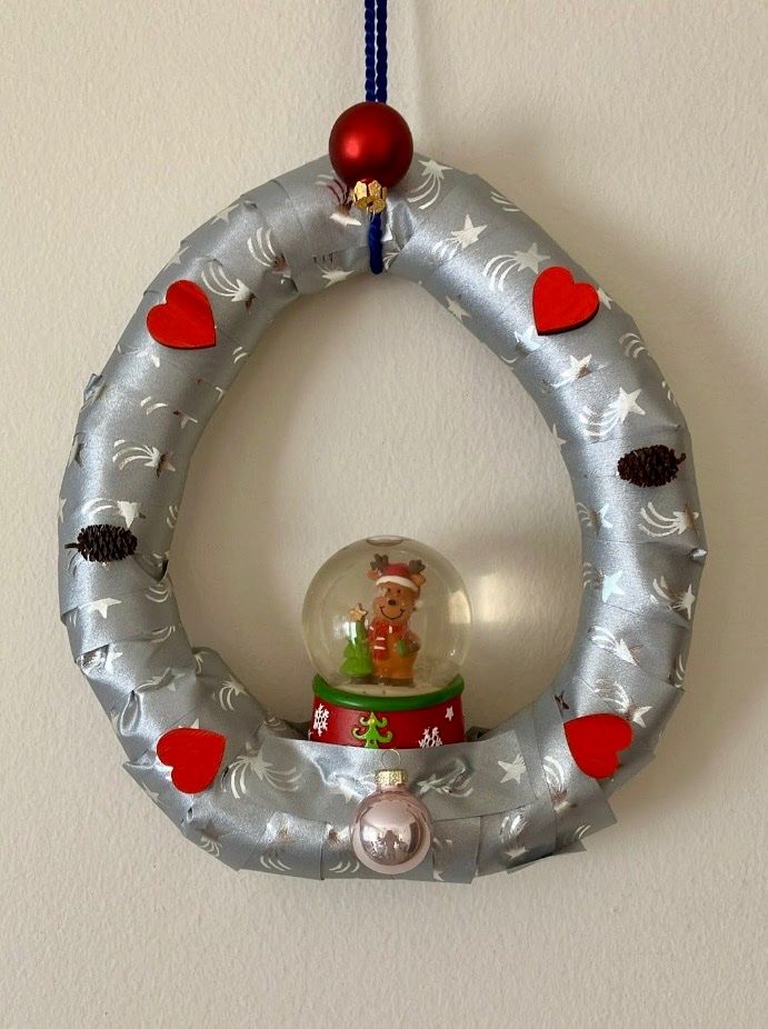 Toutes les décorations: 2 Mal  Weihnachtskranz mit Schneekugel- Unikat – Neuf (Voir description) à Solothurn par Carry-11 2