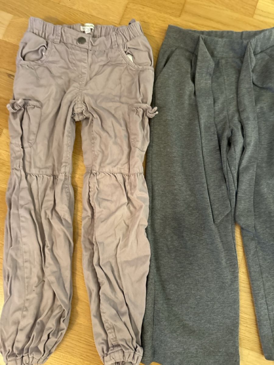 Pantaloni: 4 Mädchen Hosen 128-134 – Usato da Wädenswil venduto da dorodi 1