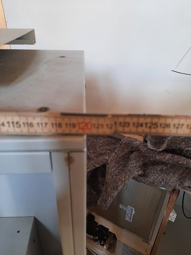 Regale: Metallregal grau mit Einlegeboden – Gebraucht aus St-Blaise von Mogul0 2
