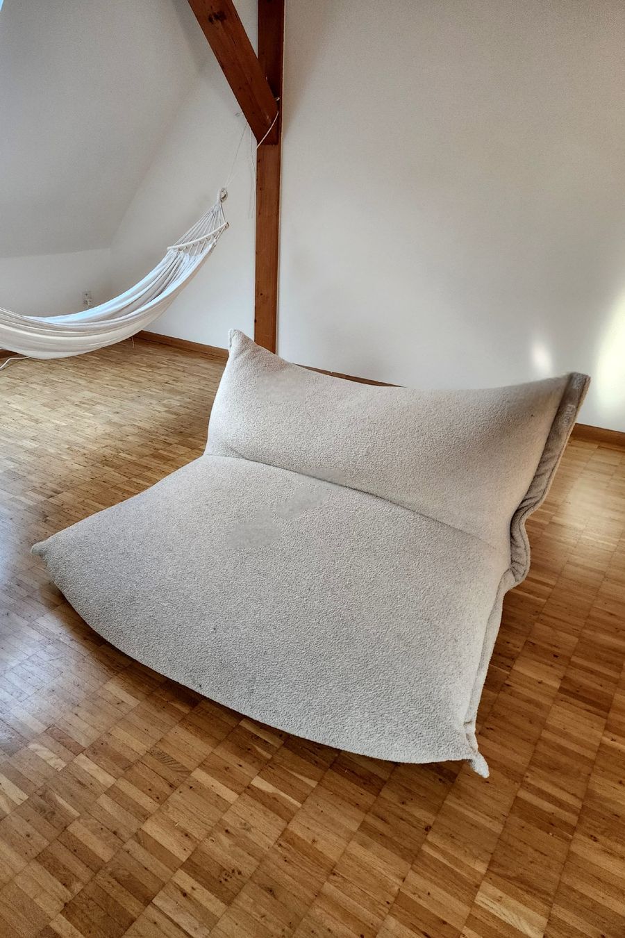 Sofas: Fatboy Buggle-up Bean Bag, beige – Gebraucht aus Basel von raf_d7ll