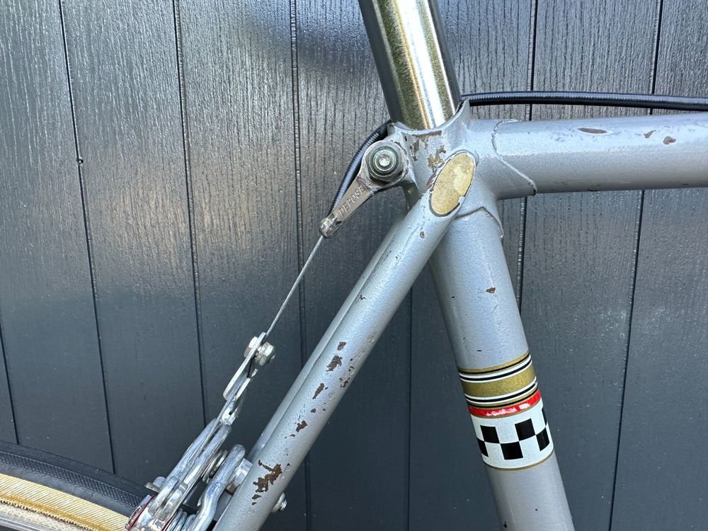Vélo De Course Peugeot Vintage – Roues 28 Pouces – Pneus Boyaux – Dérailleur Simplex