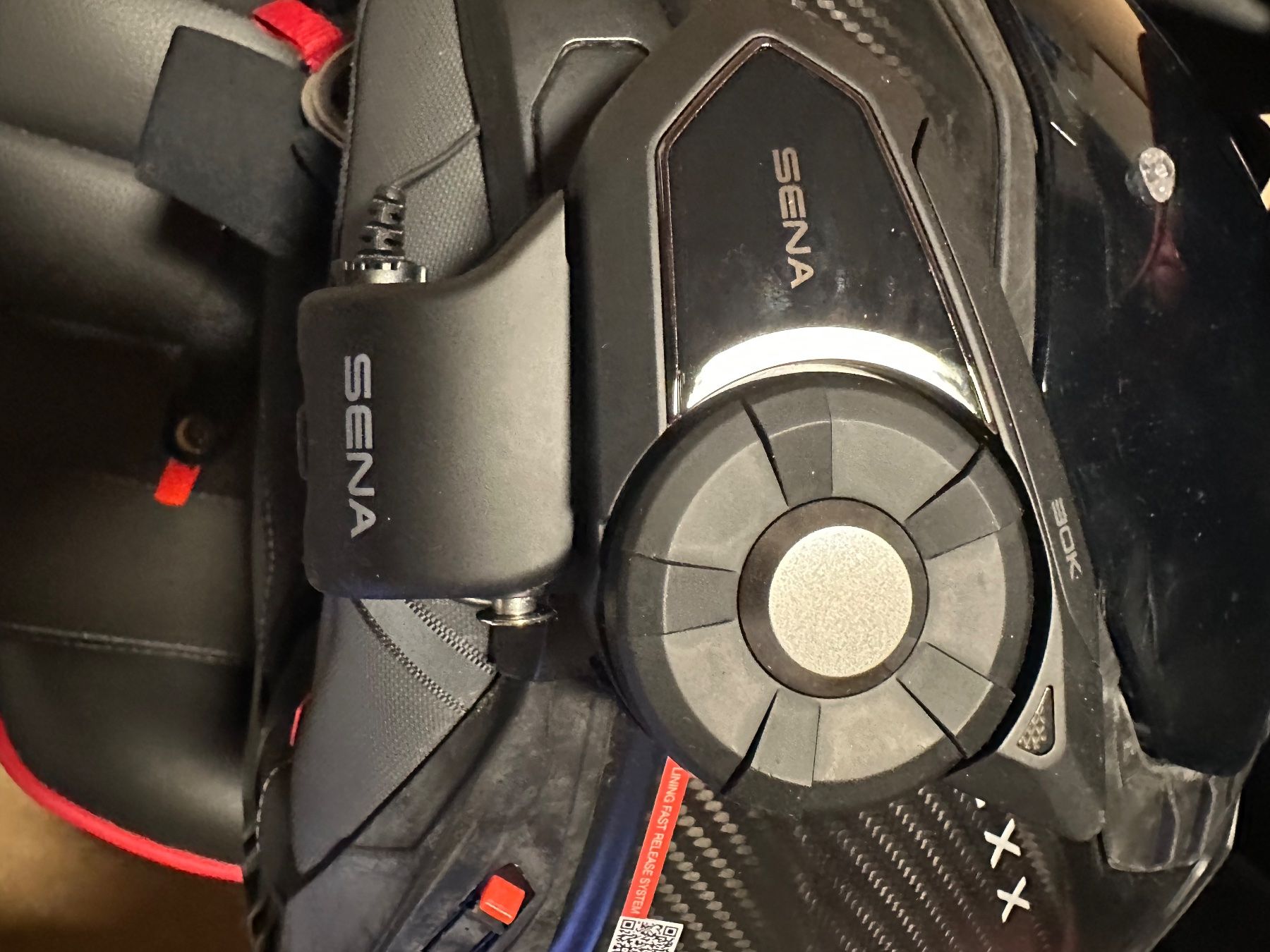 Nexx Caschi & visiere: Nexx WST3 Zero Pro Carbon mit Sena 30K – Usato da Steffisburg venduto da Arda_1 5
