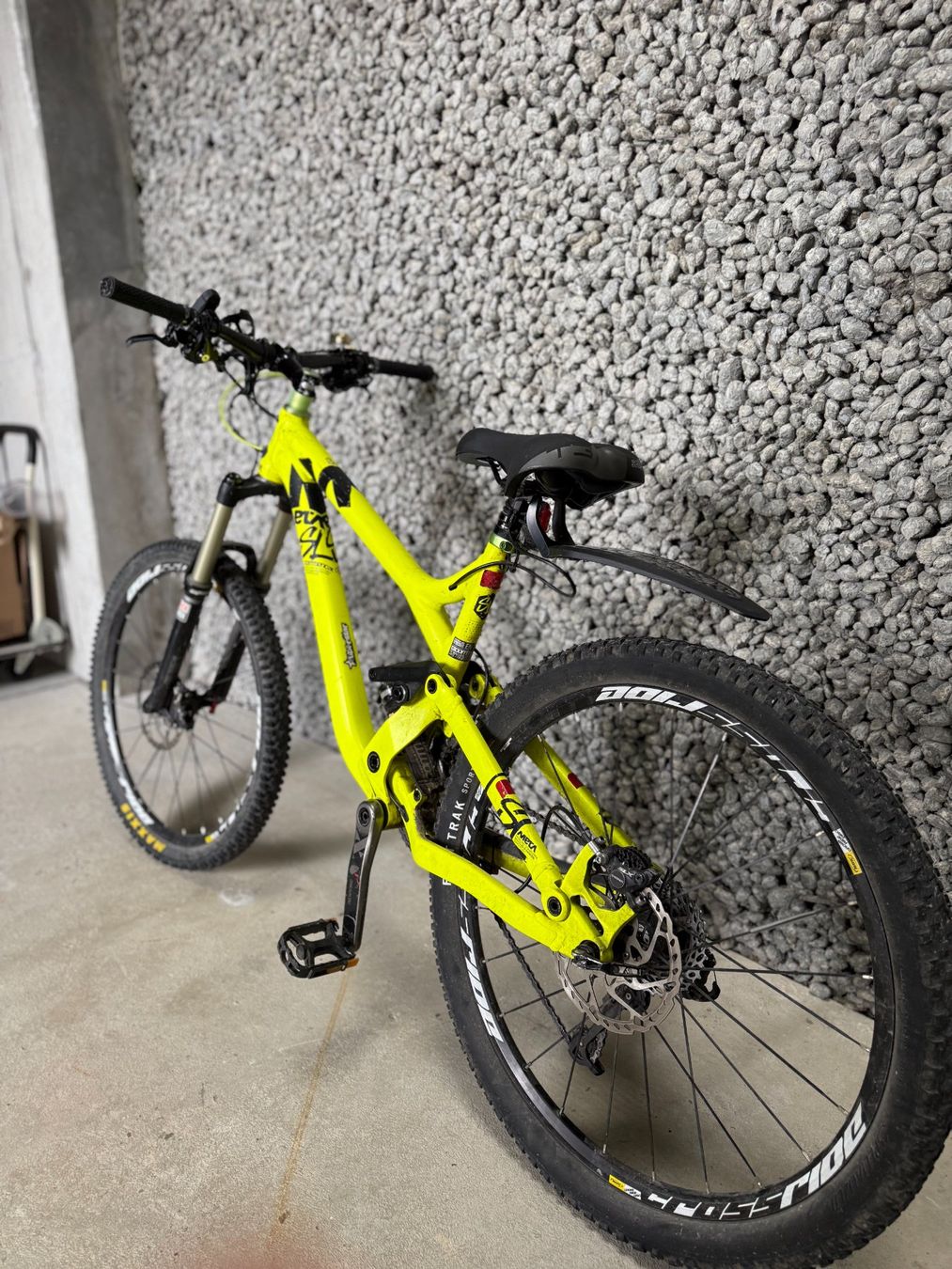 Commencal Biciclette: Commencal Mountainbike Fully – Usato da Auenstein venduto da Marketinfabrik
