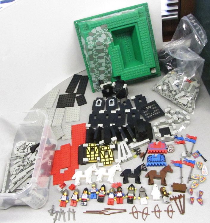Lego Ritter 6086 Black Knights Castle mit Figuren/Pferden (Gebraucht ...