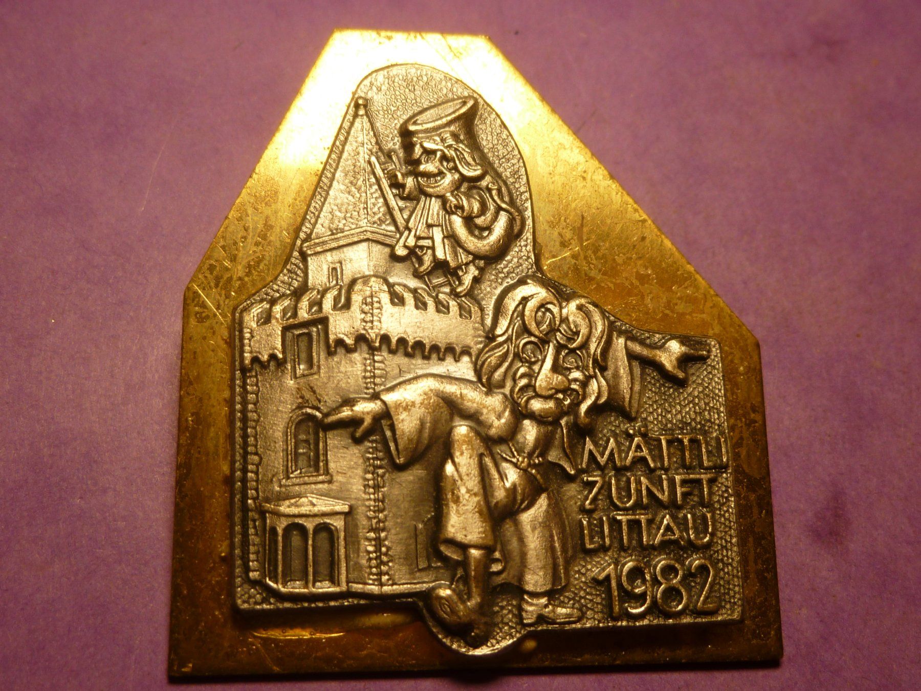 Plaketten & Abzeichen: LITTAU 1982 GOLD – Gebraucht aus Ried (Muotathal) von Mandarin02