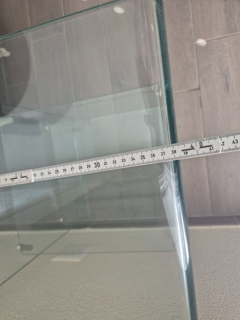 Tavoli: Table d'appoint, petite étagère en verre – Usato da Fully venduto da tameab 5