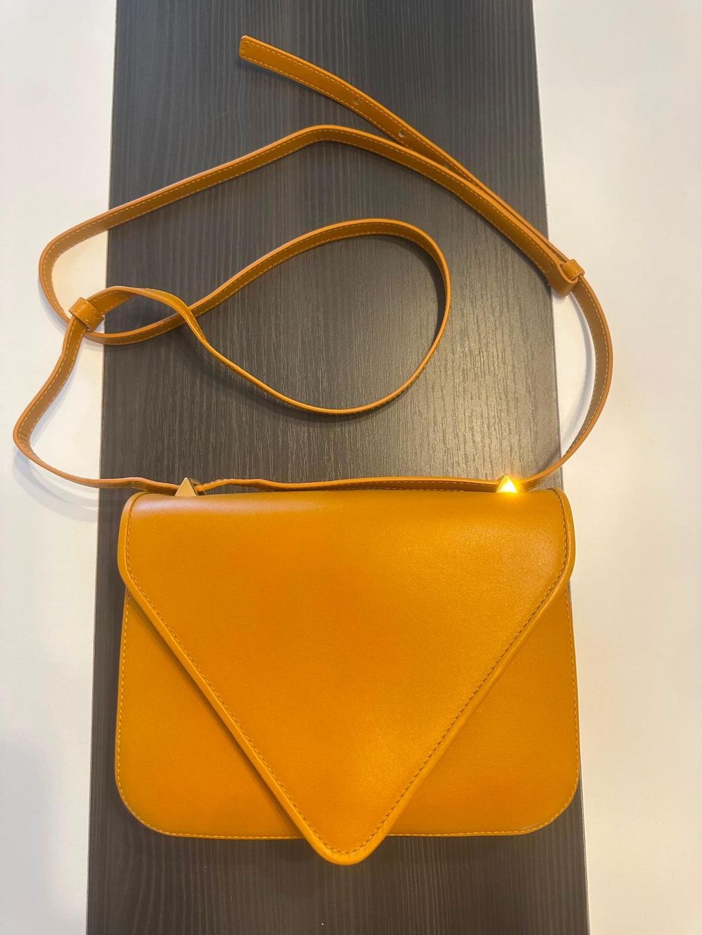 Bottega Veneta Taschen für Damen: Bottega Veneta Mount Medium Cod Shoulder Bag – Gebraucht aus Luzern von kim_g2tg