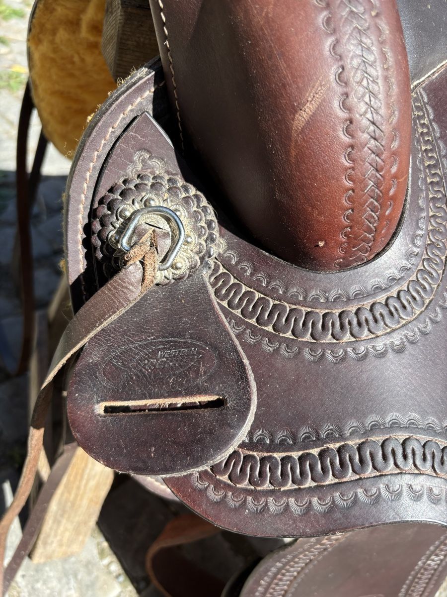 Selles, accessoires: Freemax-Westernsattel – D'occasion à St. Gallen par may_8fbd 2