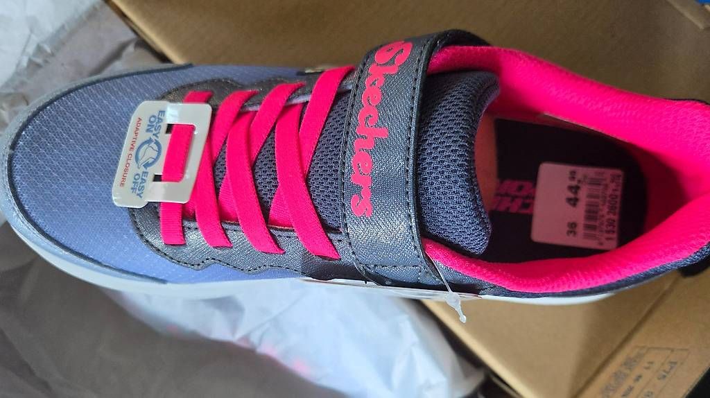 Skechers Scarpe per ragazze: Skechers Sneaker Gr. 36 (NEU) – Nuovo e nell'imballaggio originale da Grüsch venduto da Wiiwarm 1