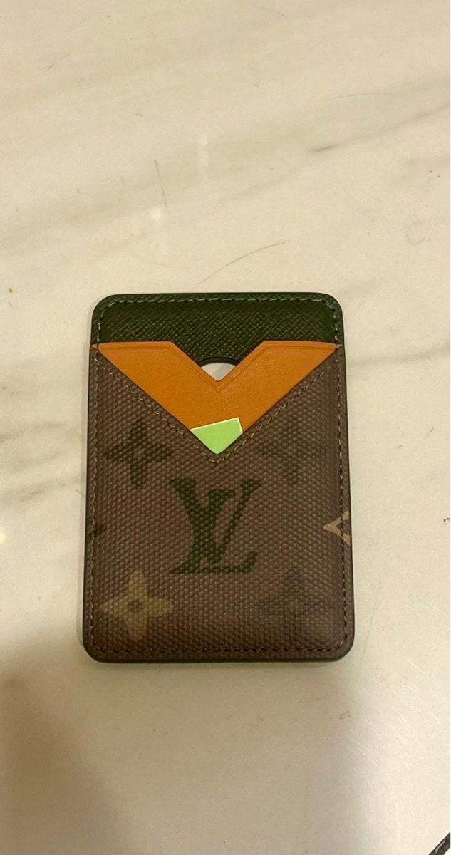 Louis Vuitton Altro in  Abbigliamento & Accessori: Louis Vuitton Magnet Kartenetui – Nuovo (secondo la descrizione) da Stetten SH venduto da sel_sc6g