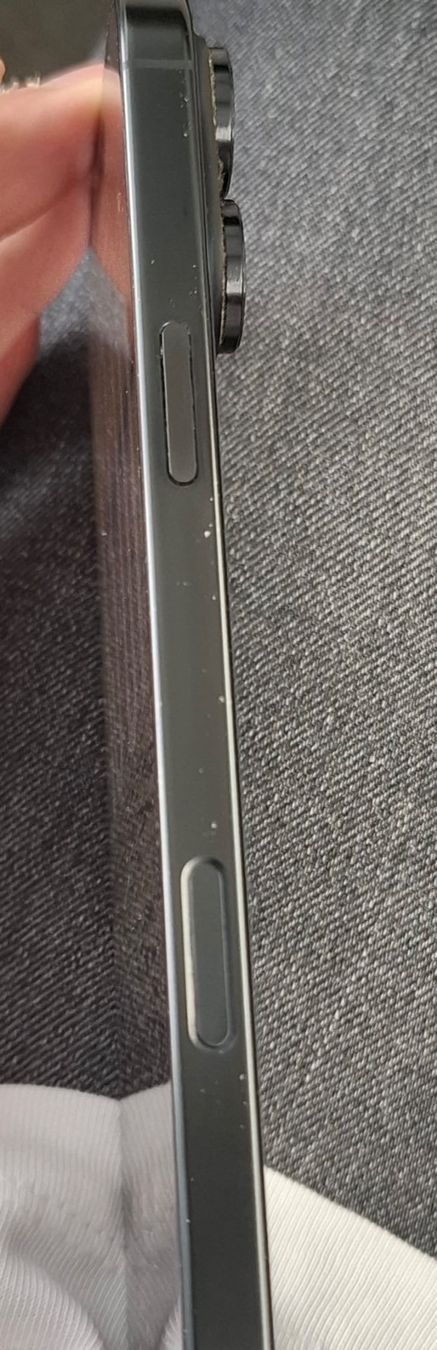 Apple Telefoni cellulari / Smartphones: iPhone 16 Pro Max 256gb Black Titanium – Usato da Le Mont-Pèlerin venduto da Albertoocbs 8