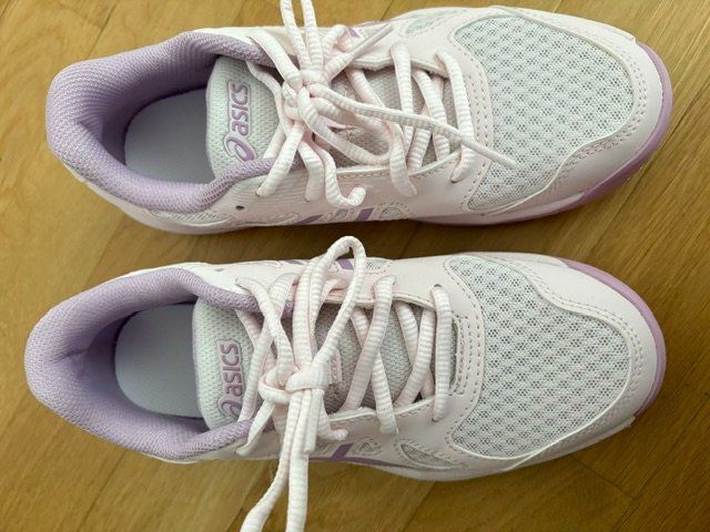 Asics Chaussures filles: Turnschuh asics Gr. 35.5 rosa/violett – D'occasion à Zürich par Sonnenblume_65 5