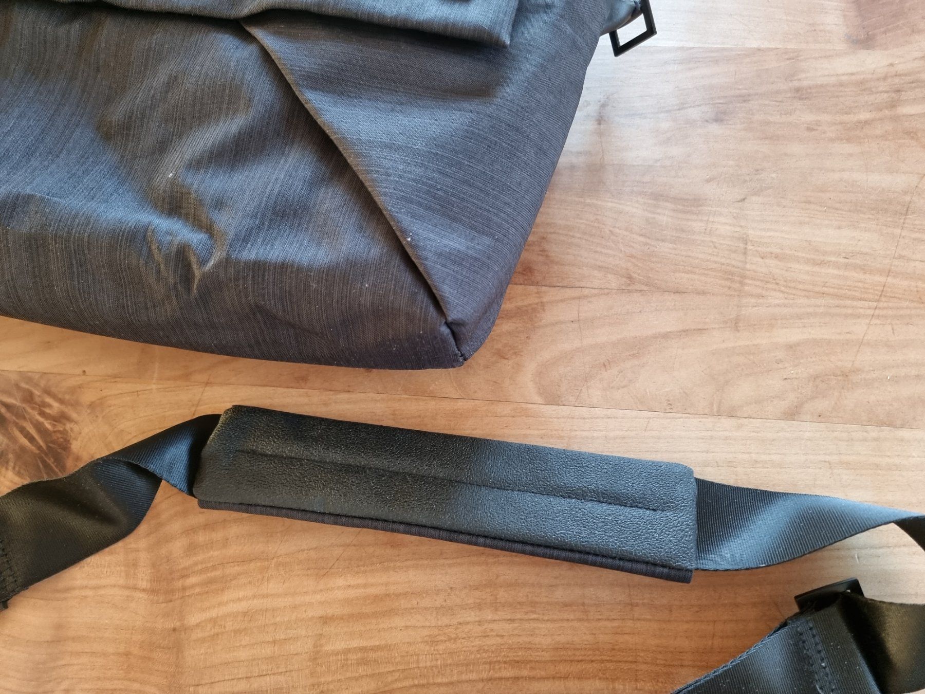 Borse: Dicota LapTop Tasche – Usato da Auenstein venduto da Phans 7