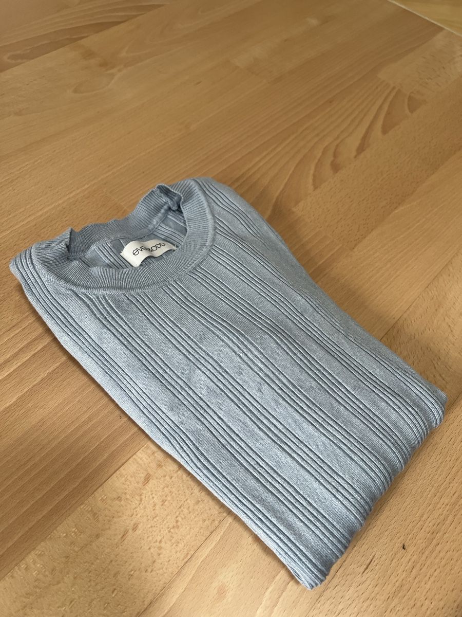 Pullover & Sweatshirts:  Hellblauer Pullover Grösse S – Gebraucht aus Richterswil von and_l726