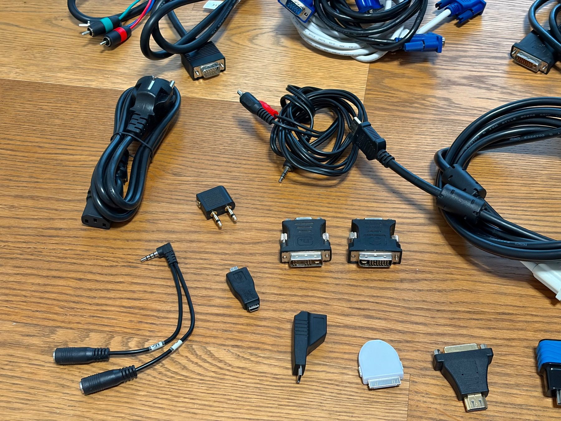 Câbles: Diverse Kabel & Adapter – D'occasion à Rotkreuz par asd999 3