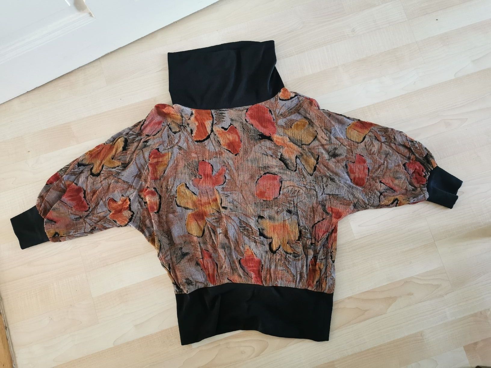Pullover & Sweatshirts: toller Vintage 80ies Pulli/ Bluse, Turtleneck Shirt – Gebraucht aus Zürich von Hibiskus3 2
