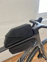 Apidura x Canyon Bolt-On Top Tube Pack (1L)
