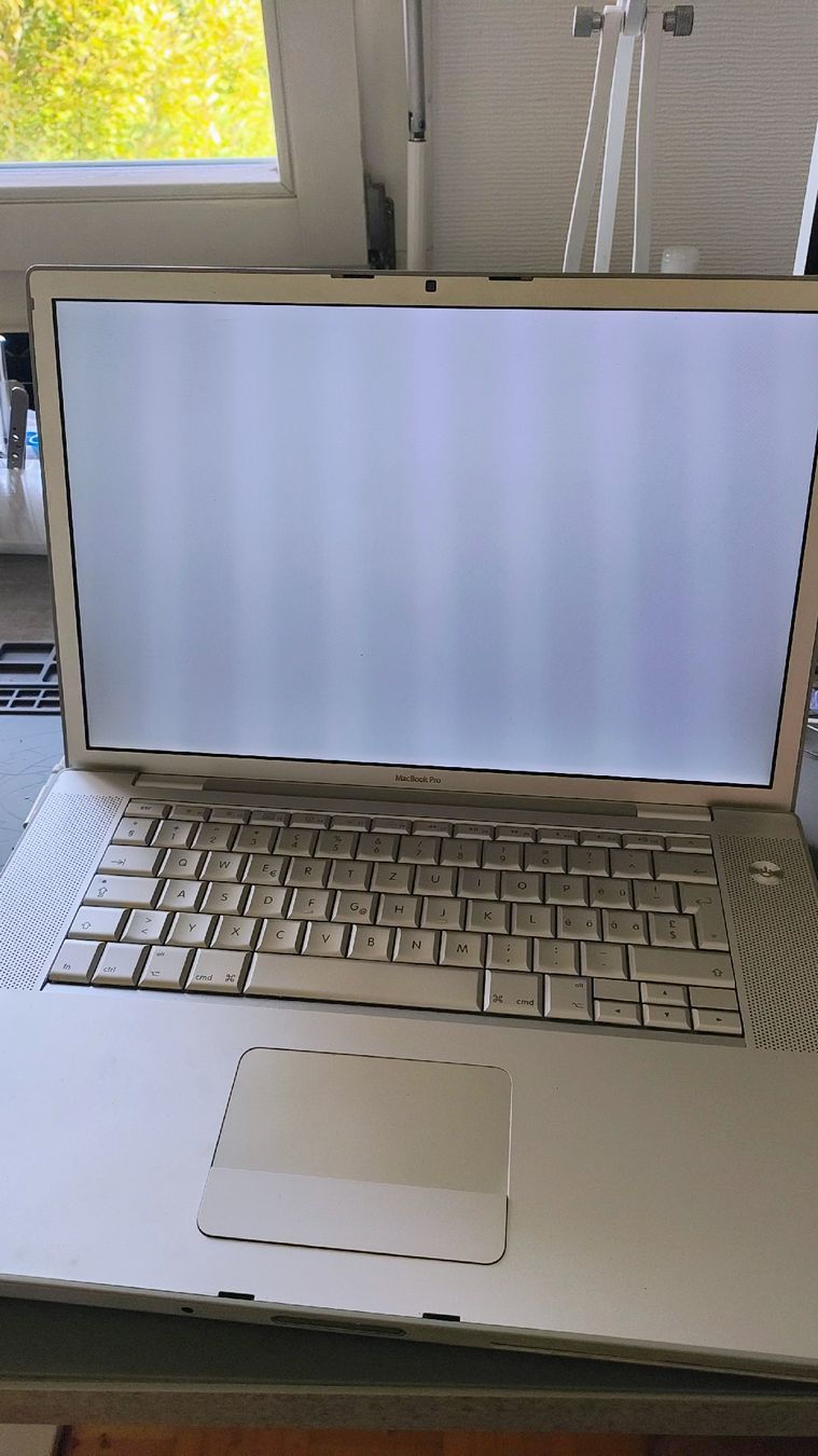 Apple Notebook: macbook pro – Usato da Courroux venduto da cap_s8kw 1