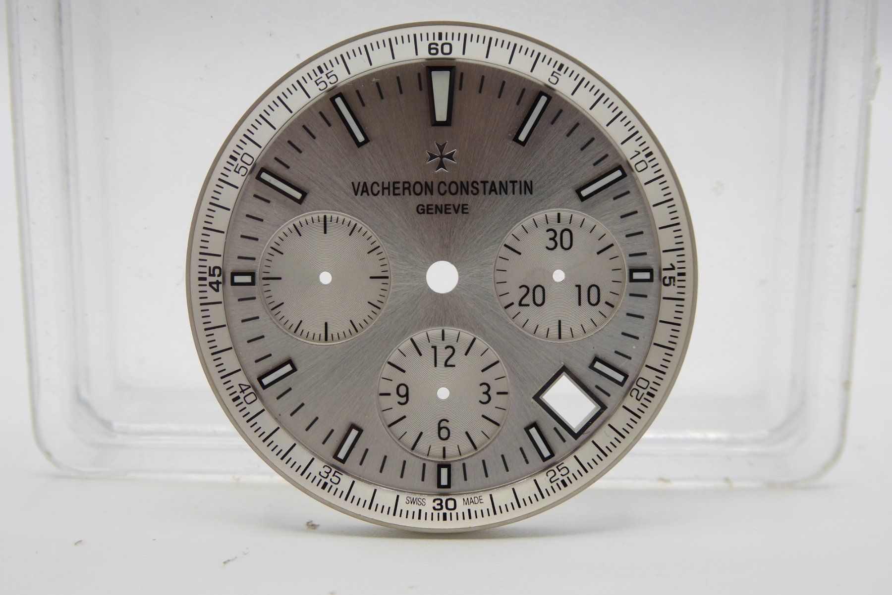 Vacheron Orologi: Vacheron Constantin Overseas Chronograph silver dial 5500V – Nuovo (secondo la descrizione) da Geneve venduto da adr_xk6n 1