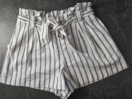 Zara Shorts gestreift, Sommer-Look, Gr. M, Top Zustand!