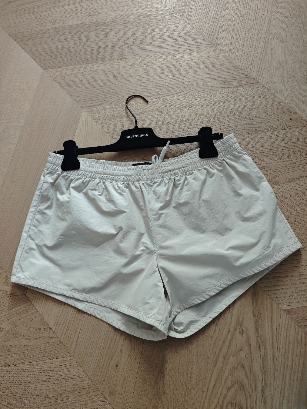 Balenciaga Pantalons: BALENCIAGA UNISEX Shorts – D'occasion à Erlenbach ZH par nlh