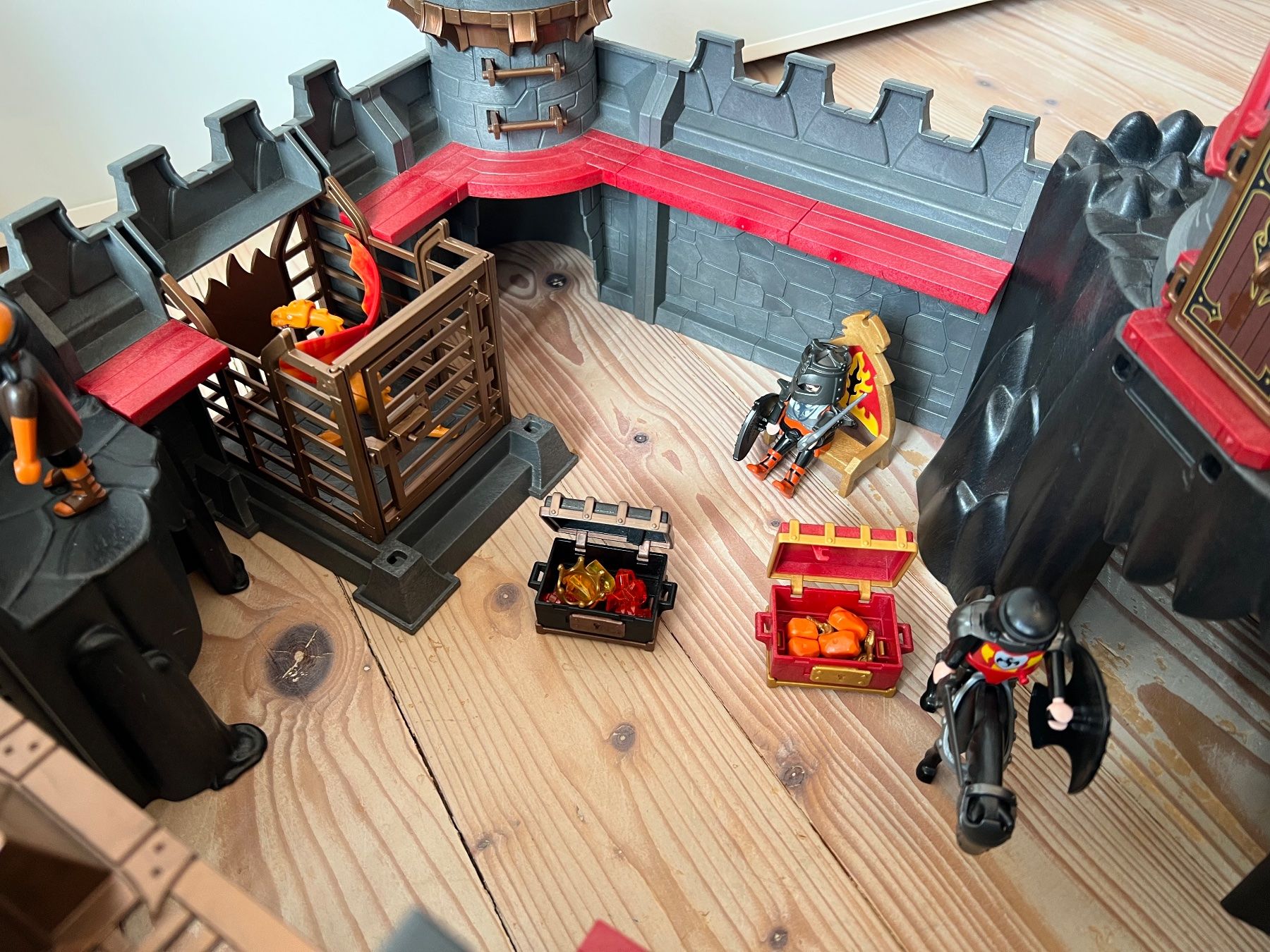 Playmobil Giocattoli: Grosse Playmobil Burg – Usato da Aesch BL venduto da jroemer 6