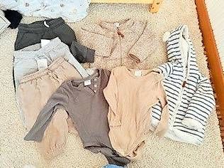 Lotti & Set di vestiti: Diverse Kinderkleider – Usato da Lätti venduto da Cerui 2