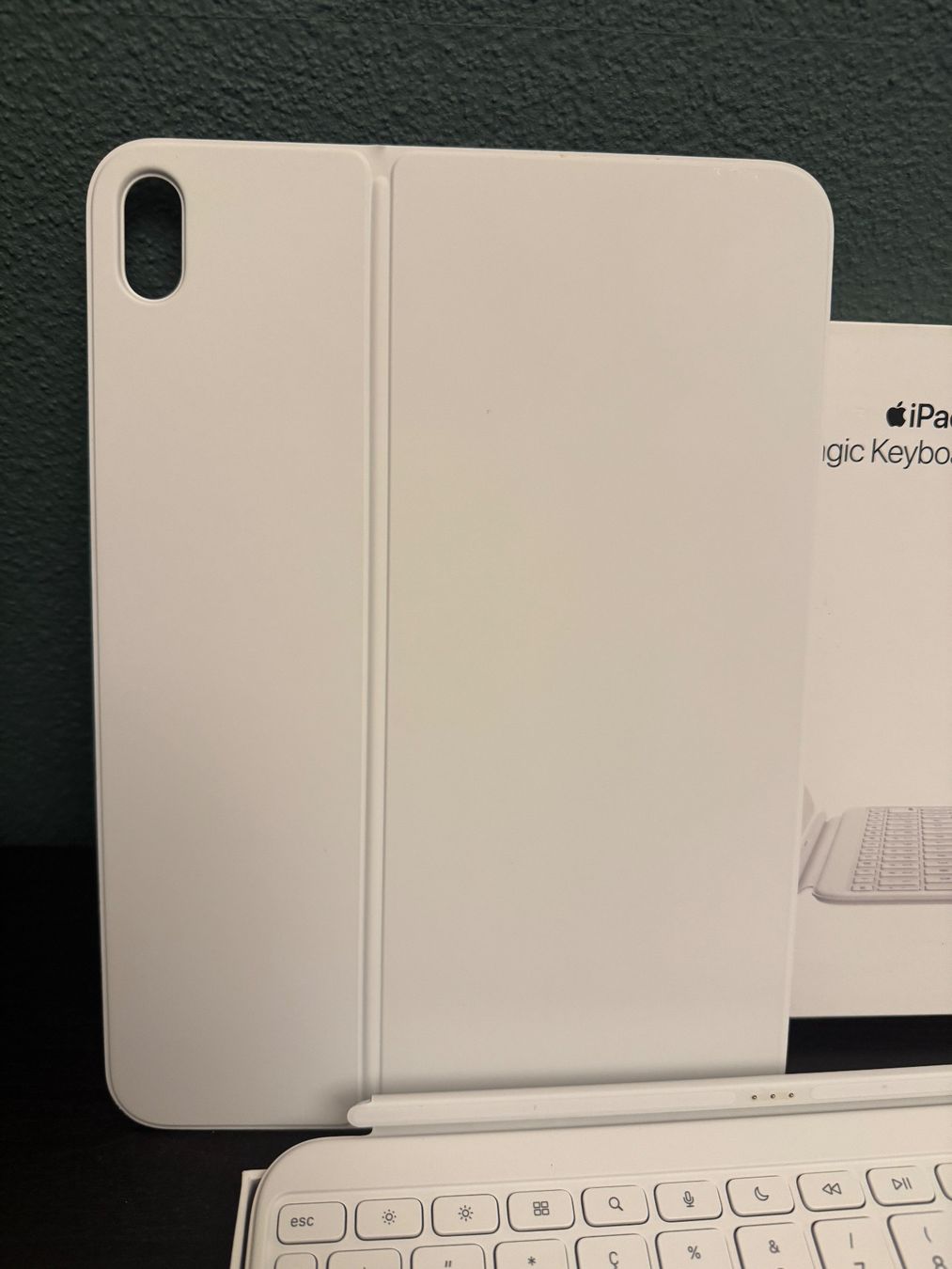 Apple Tablet PC: Apple iPad Magic Keyboard Folio - iPad 10.9" 10. Gen – Usato da Oberwil-Lieli venduto da mgi91 1